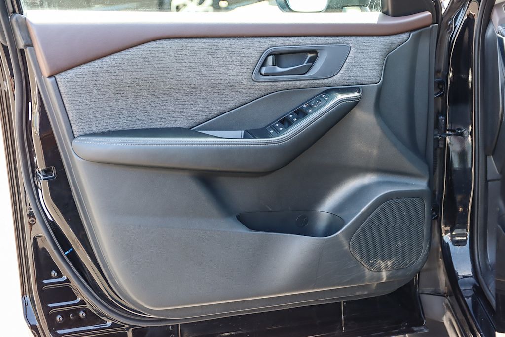 2021 Nissan Rogue S 23