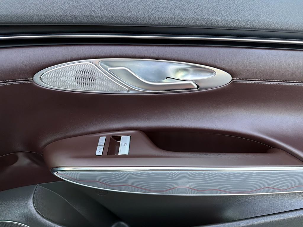 Thumbnail: 2025 Genesis GV70 - 23
