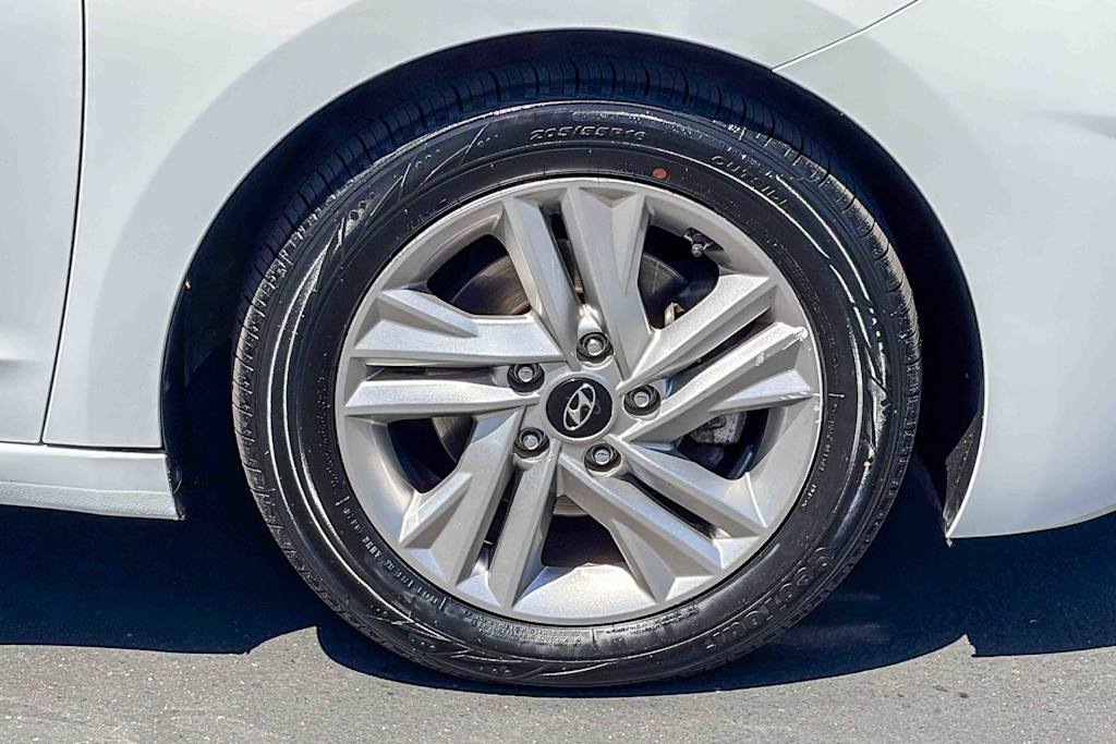 Thumbnail: 2020 Hyundai Elantra - 6