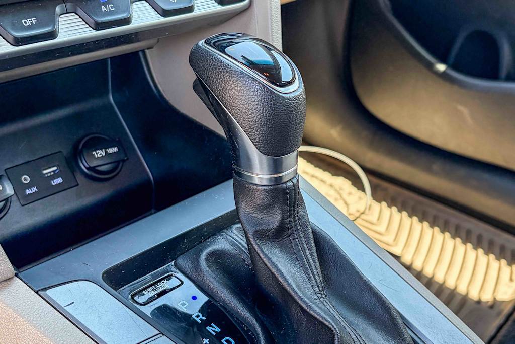 Thumbnail: 2020 Hyundai Elantra - 13