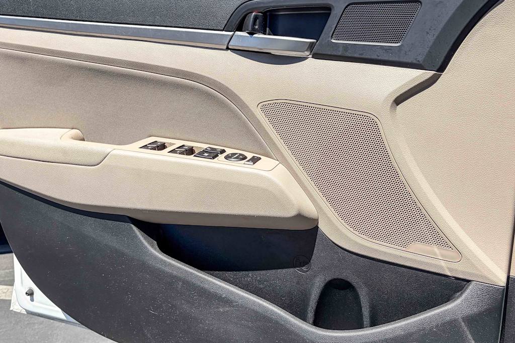 Thumbnail: 2020 Hyundai Elantra - 22