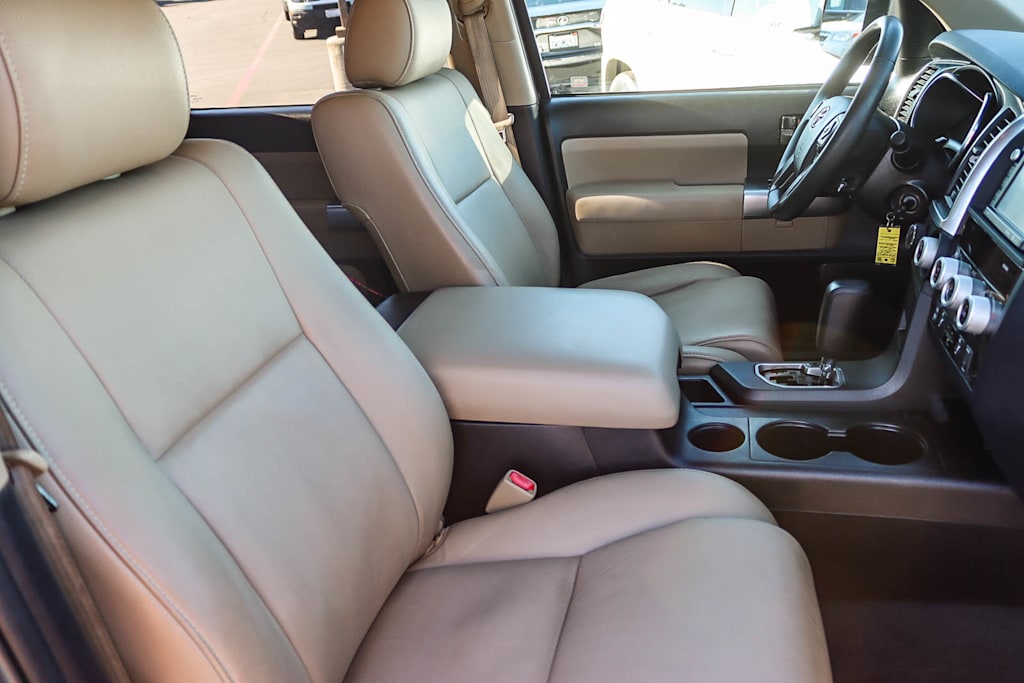 Thumbnail: 2019 Toyota Sequoia - 9