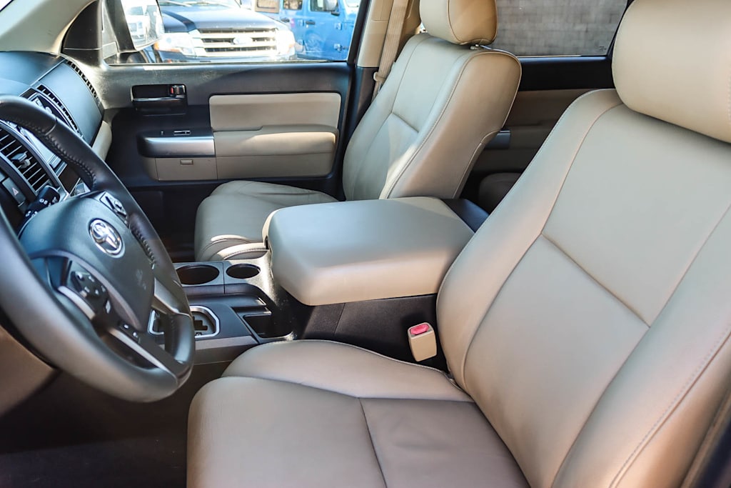 Thumbnail: 2019 Toyota Sequoia - 10