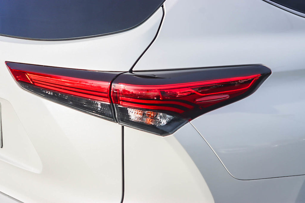 Thumbnail: 2020 Toyota Highlander - 20