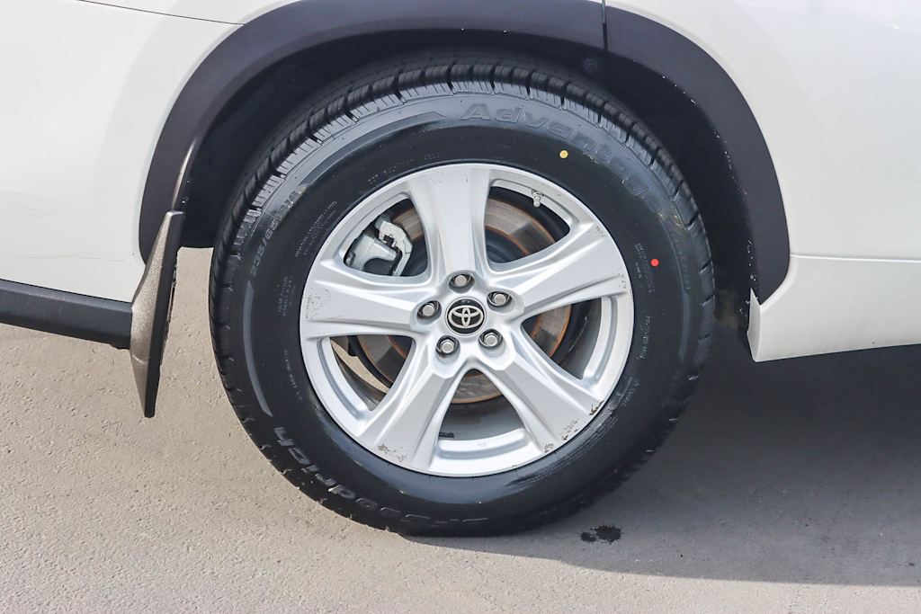 Thumbnail: 2020 Toyota Highlander - 21