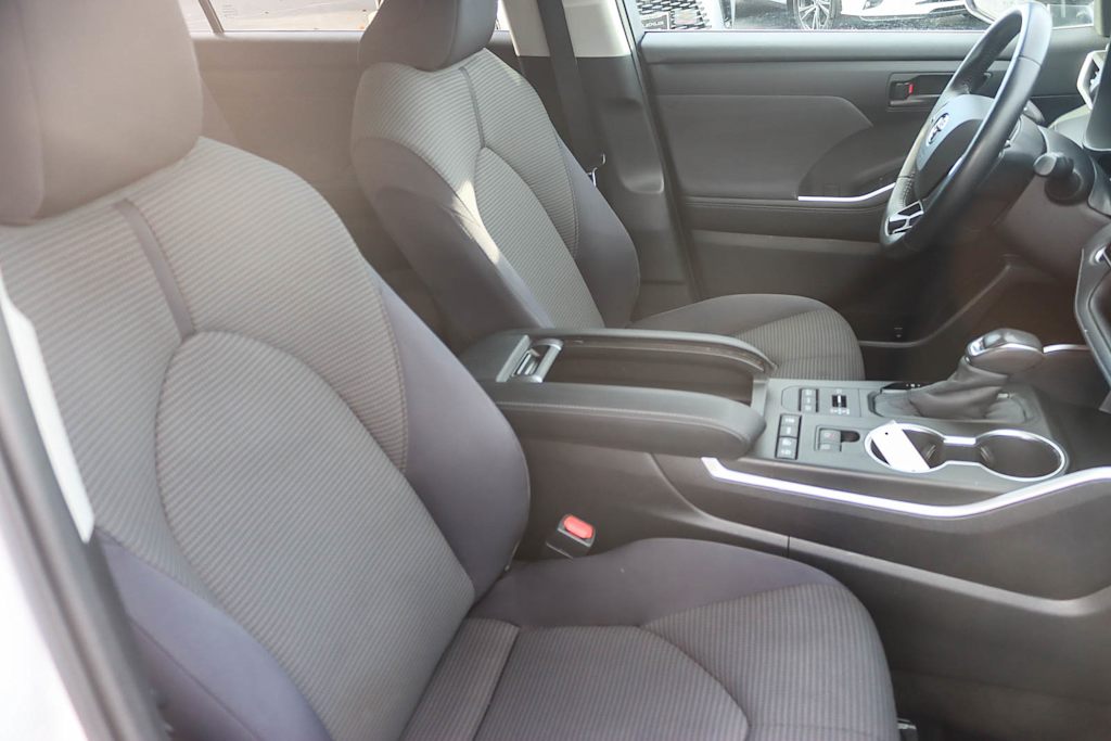 Thumbnail: 2020 Toyota Highlander - 9