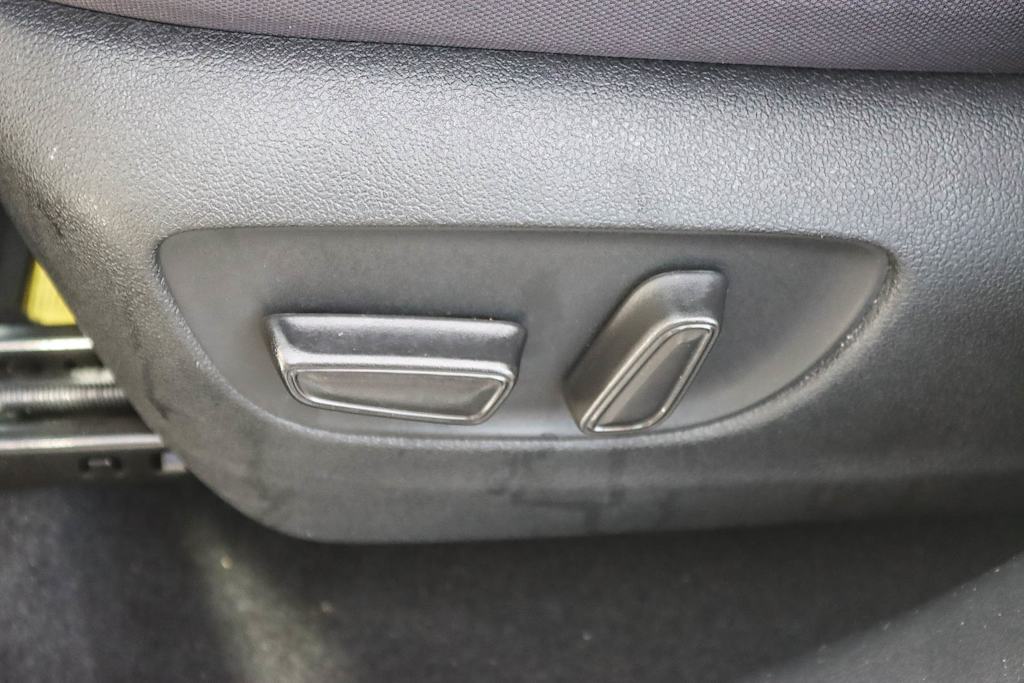 Thumbnail: 2020 Toyota Highlander - 24