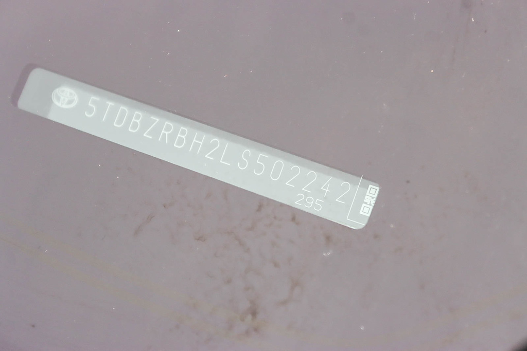 Thumbnail: 2020 Toyota Highlander - 16