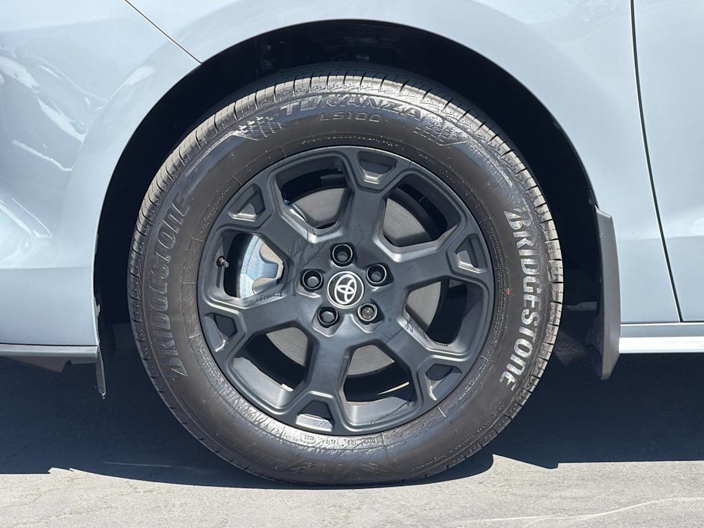 Thumbnail: 2026 Toyota Sienna - 8
