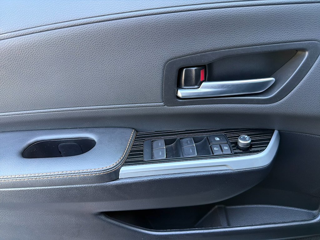 Thumbnail: 2026 Toyota Sienna - 20