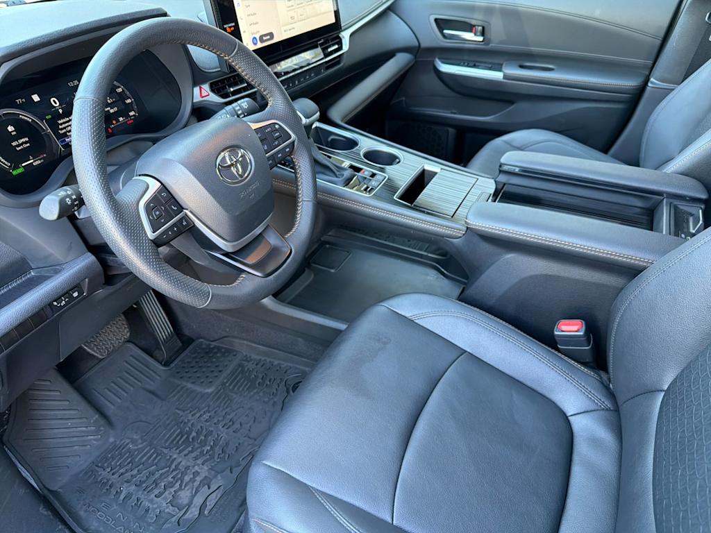 Thumbnail: 2026 Toyota Sienna - 10