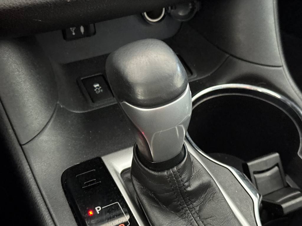 Thumbnail: 2015 Toyota Highlander - 14