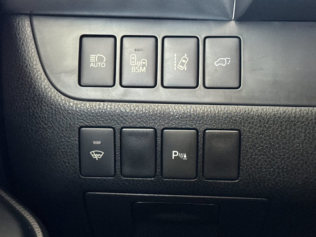 Thumbnail: 2015 Toyota Highlander - 34