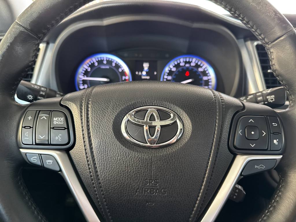 Thumbnail: 2015 Toyota Highlander - 29