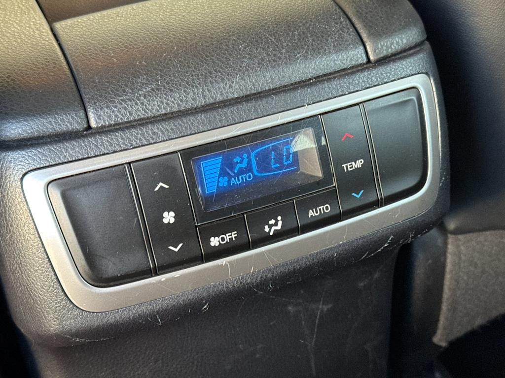 Thumbnail: 2015 Toyota Highlander - 23