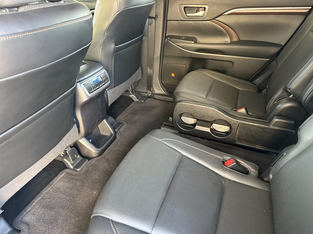 Thumbnail: 2015 Toyota Highlander - 10