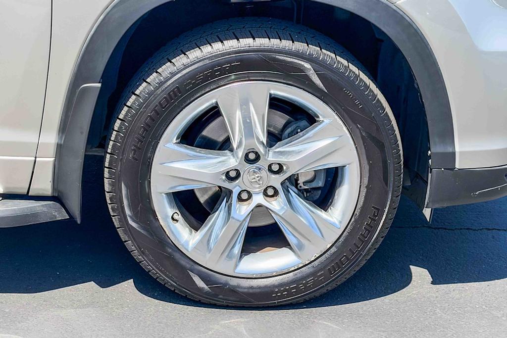 Thumbnail: 2015 Toyota Highlander - 6