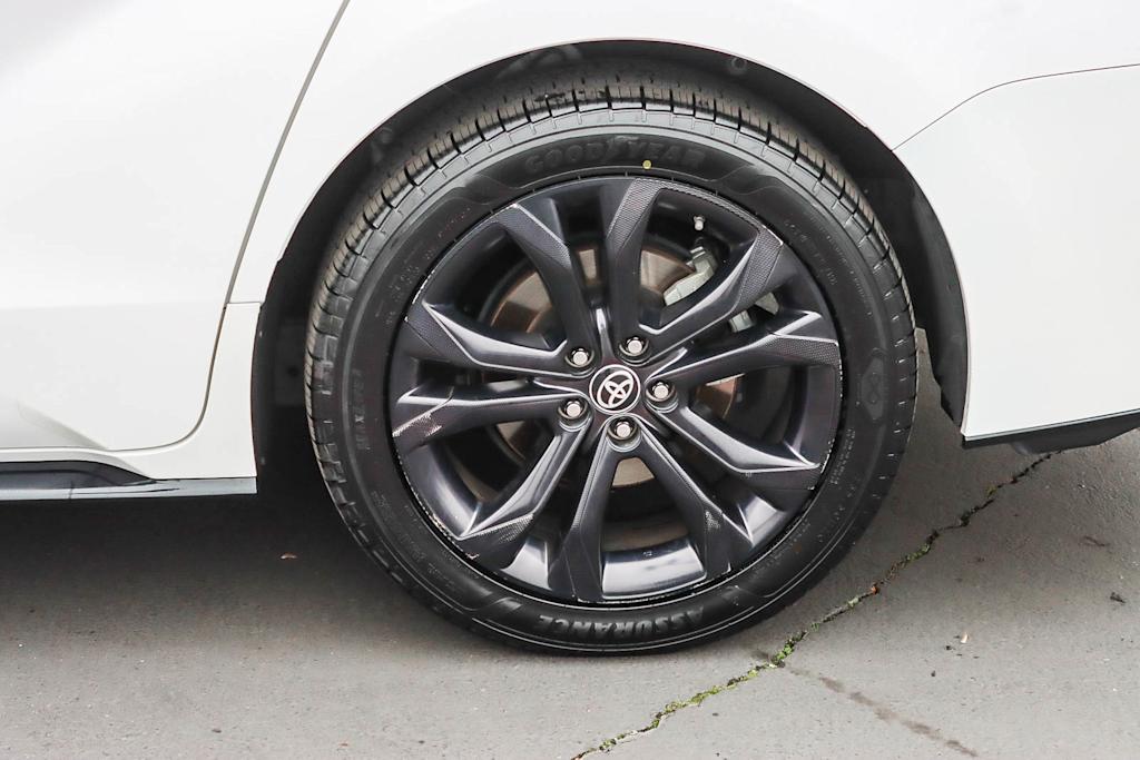 Thumbnail: 2022 Toyota Sienna - 21