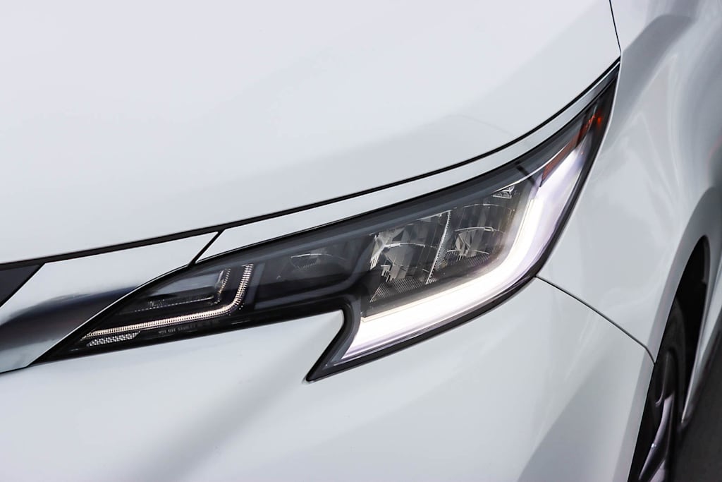 Thumbnail: 2022 Toyota Sienna - 19