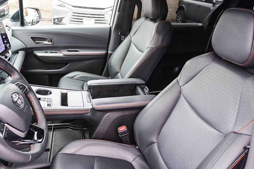 Thumbnail: 2022 Toyota Sienna - 10