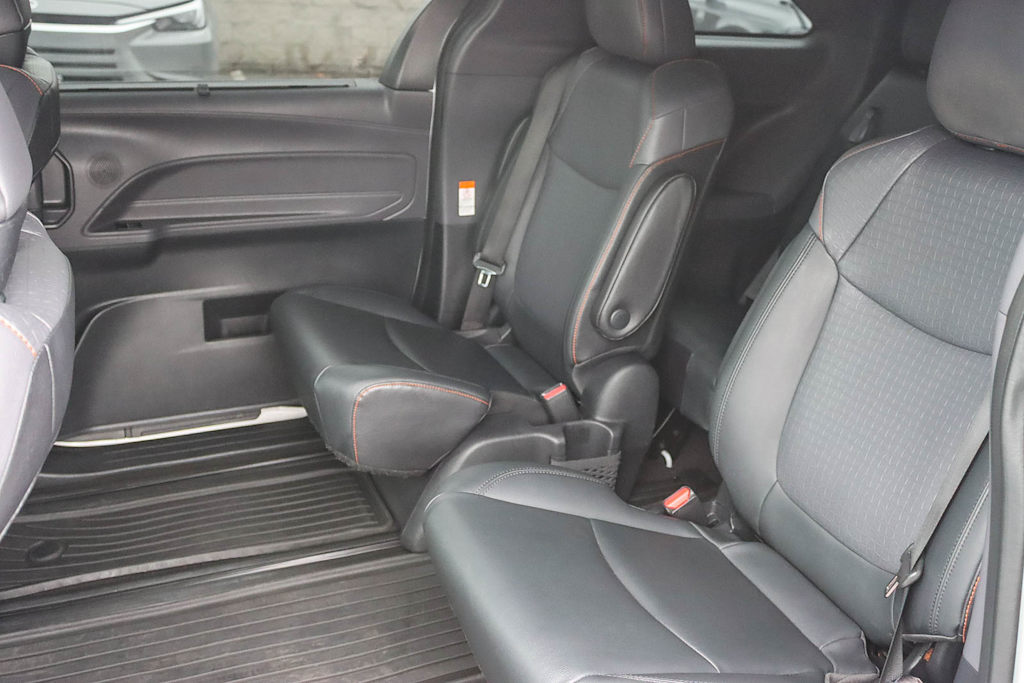 Thumbnail: 2022 Toyota Sienna - 11