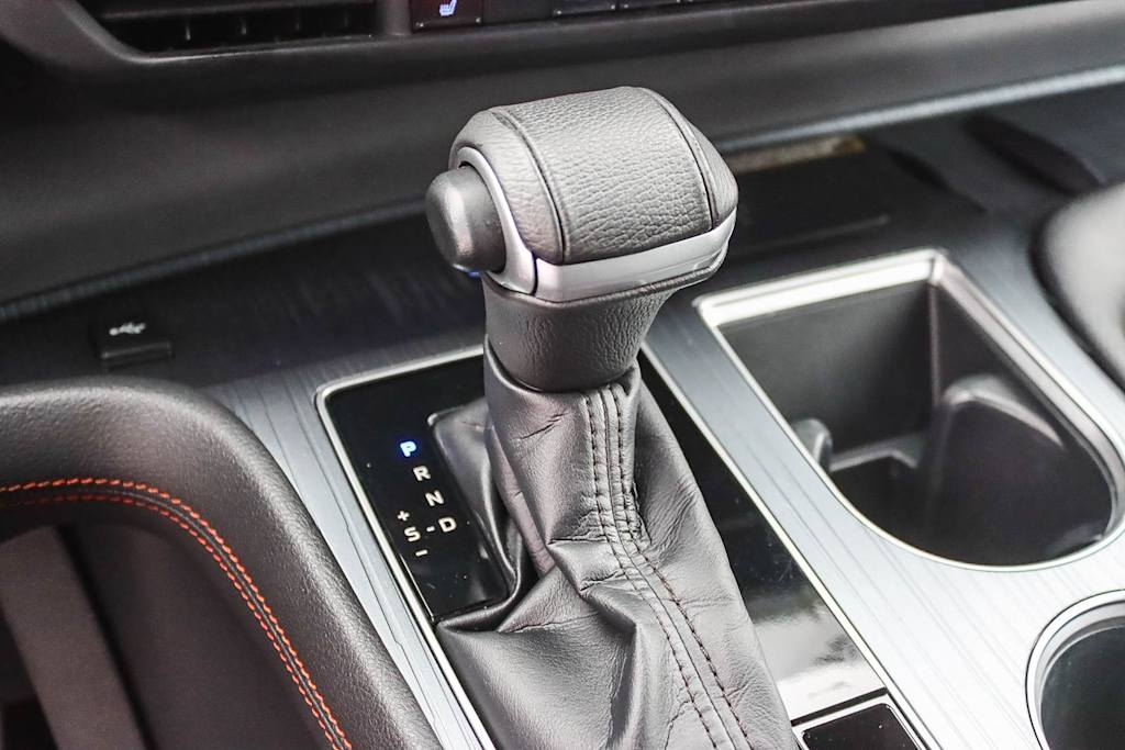 Thumbnail: 2022 Toyota Sienna - 13