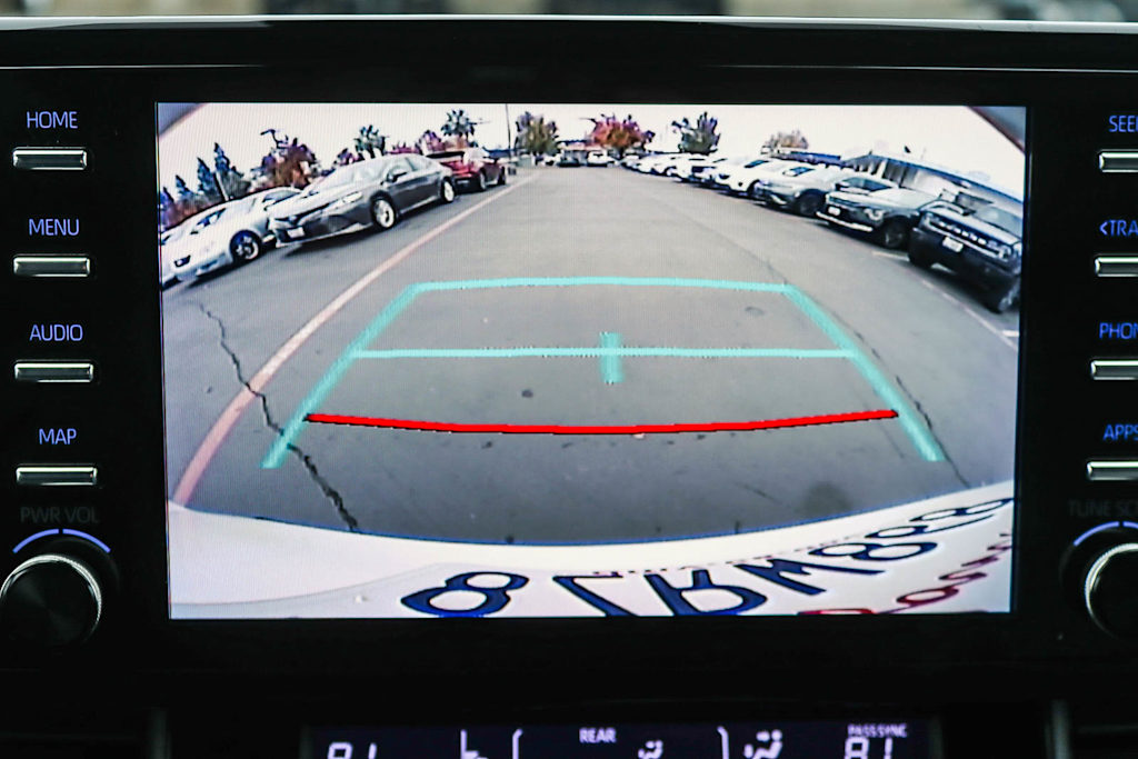 Thumbnail: 2022 Toyota Sienna - 26