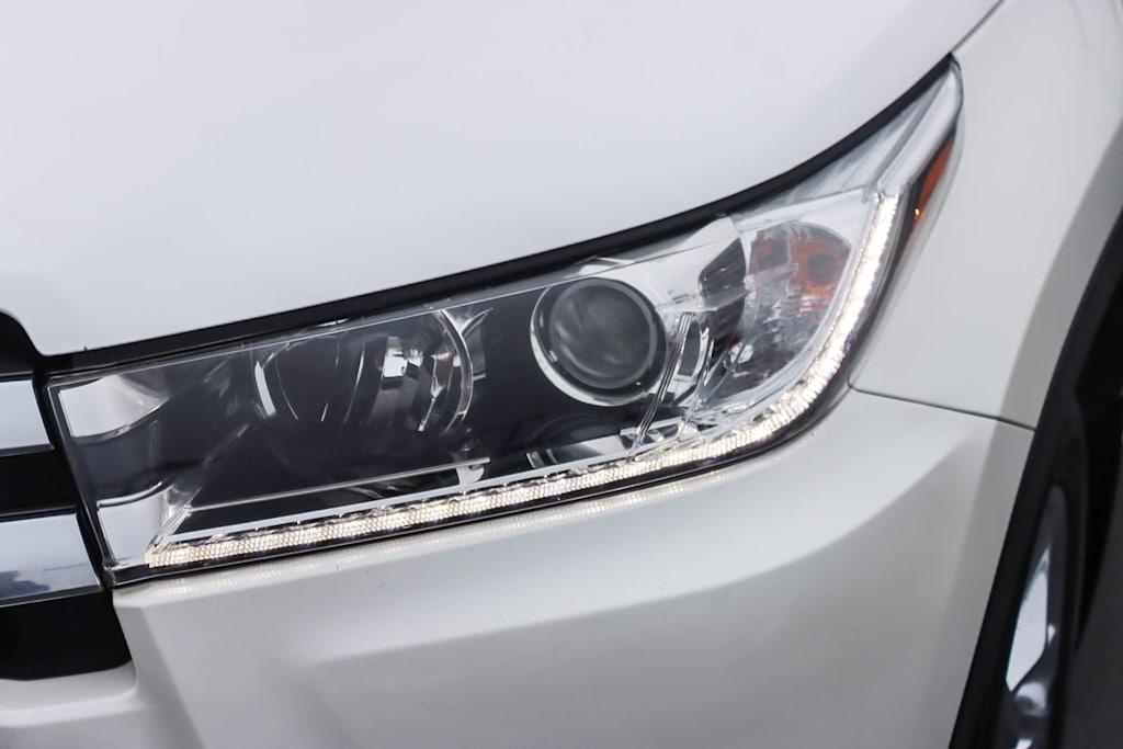 Thumbnail: 2018 Toyota Highlander - 19