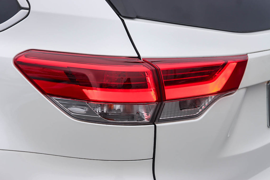 Thumbnail: 2018 Toyota Highlander - 20