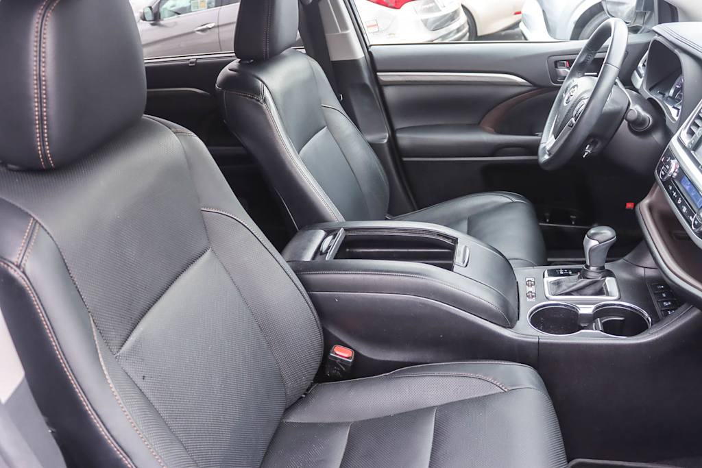 Thumbnail: 2018 Toyota Highlander - 9