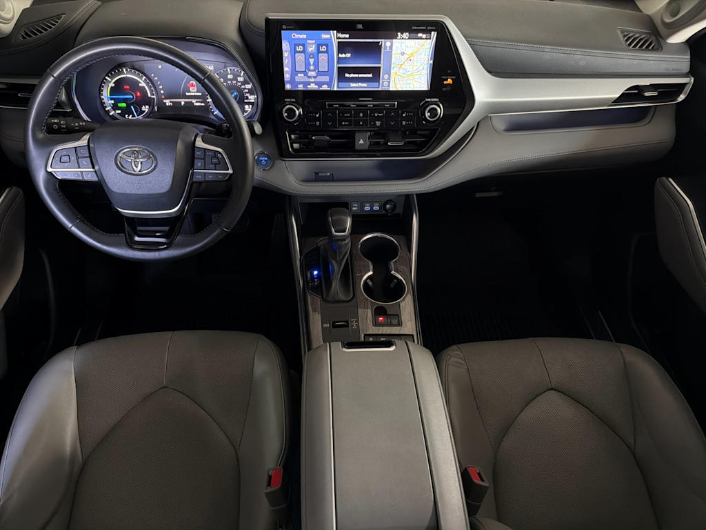 Thumbnail: 2022 Toyota Highlander - 2