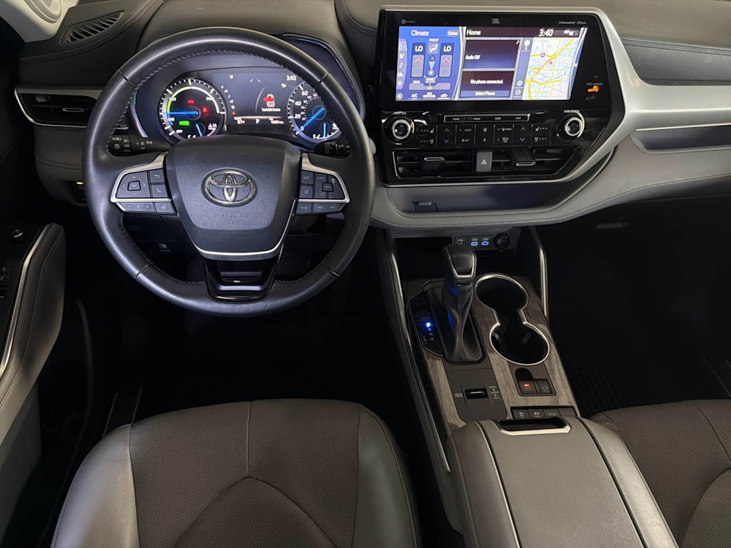 Thumbnail: 2022 Toyota Highlander - 11