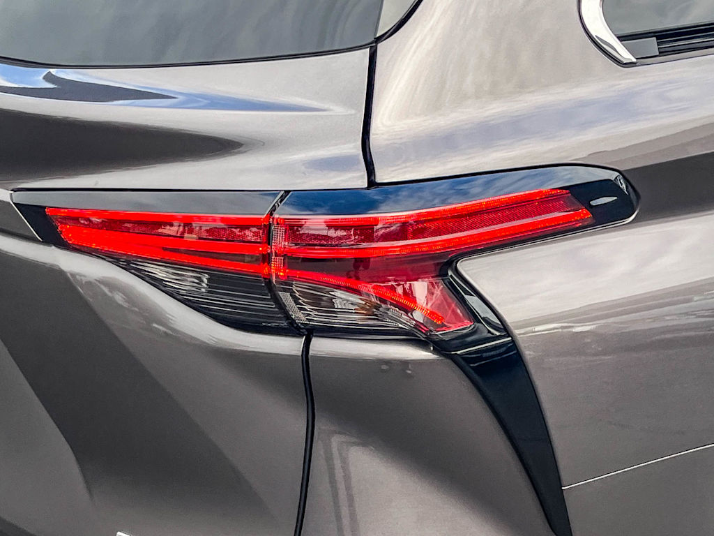 Thumbnail: 2024 Toyota Sienna - 20