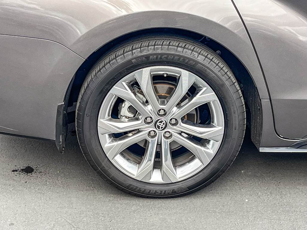 Thumbnail: 2024 Toyota Sienna - 21