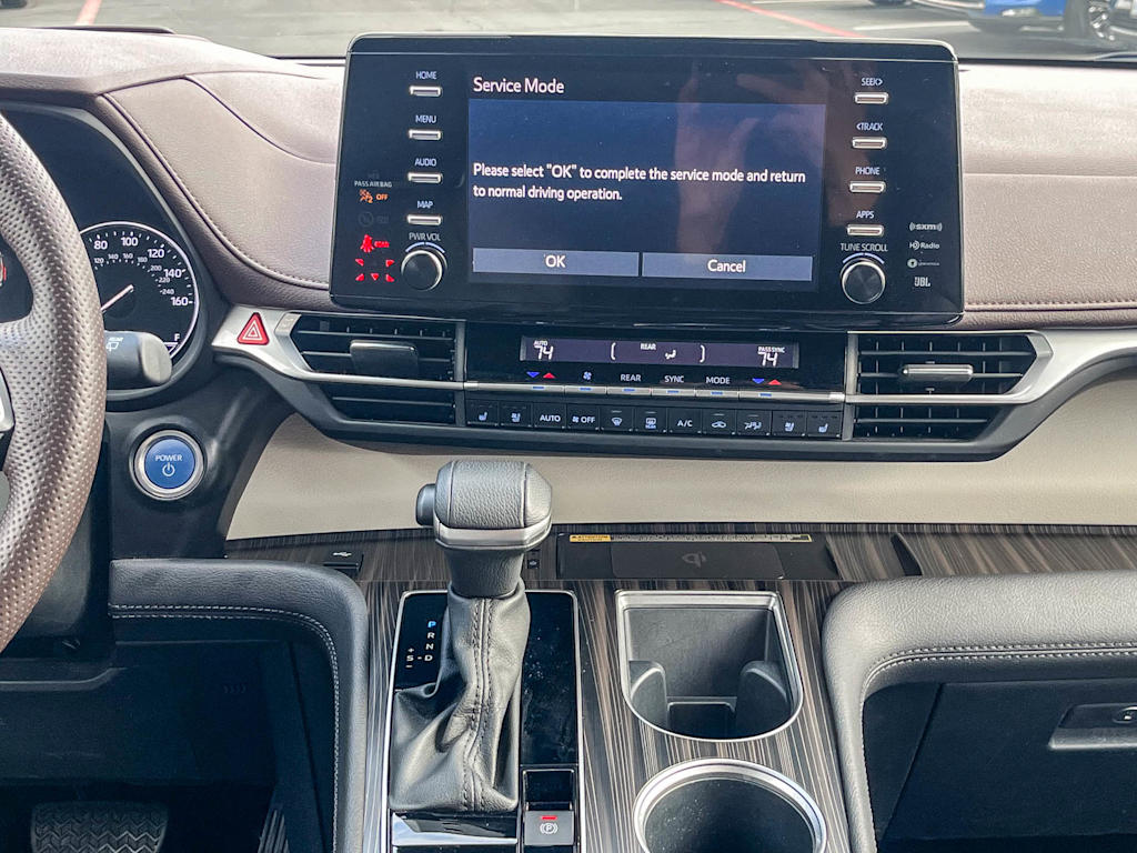 Thumbnail: 2024 Toyota Sienna - 12