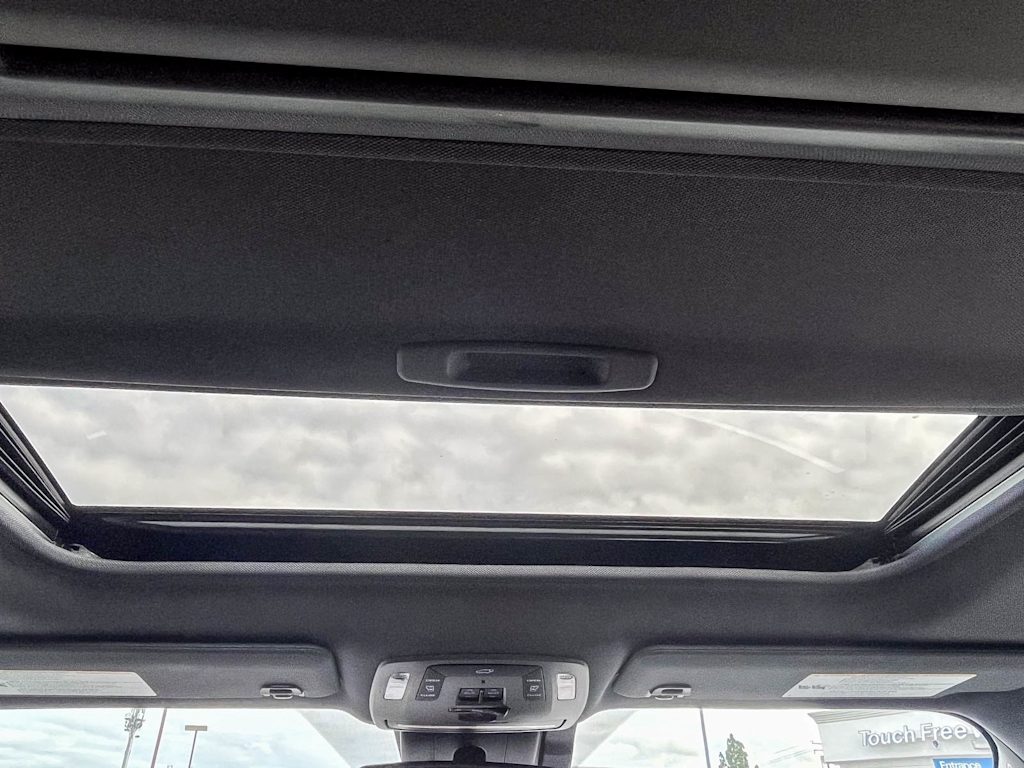 Thumbnail: 2024 Toyota Sienna - 22