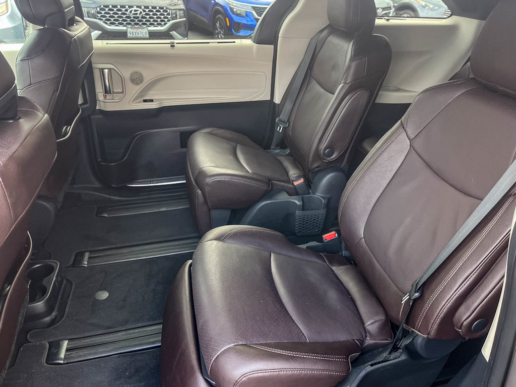 Thumbnail: 2024 Toyota Sienna - 11