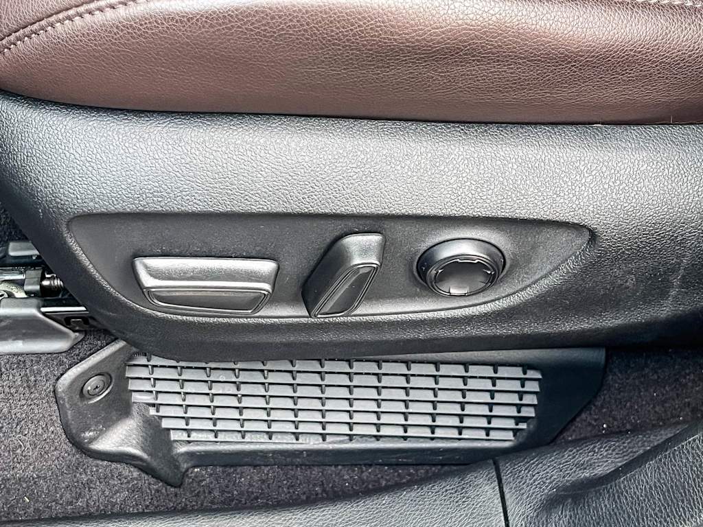 Thumbnail: 2024 Toyota Sienna - 26