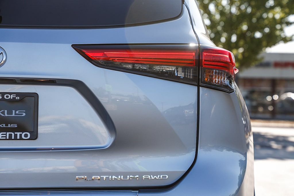 Thumbnail: 2022 Toyota Highlander - 24
