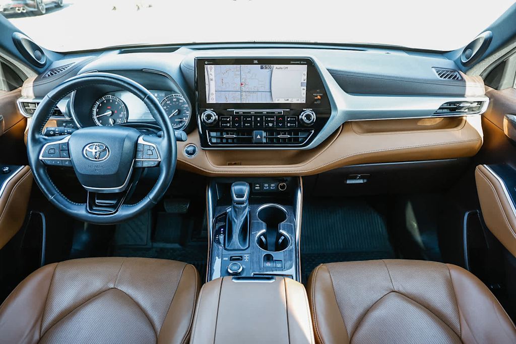 Thumbnail: 2022 Toyota Highlander - 2