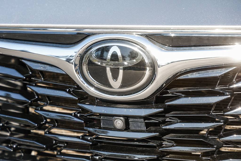 Thumbnail: 2022 Toyota Highlander - 5