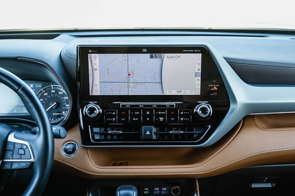 Thumbnail: 2022 Toyota Highlander - 29