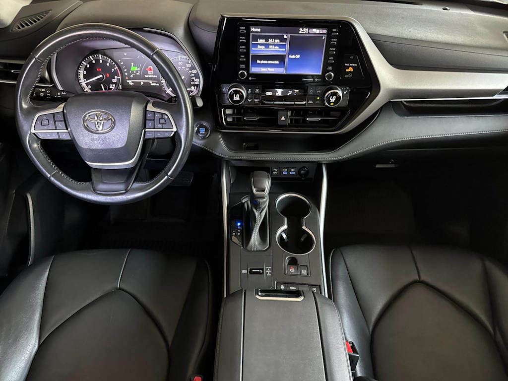 Thumbnail: 2022 Toyota Highlander - 2