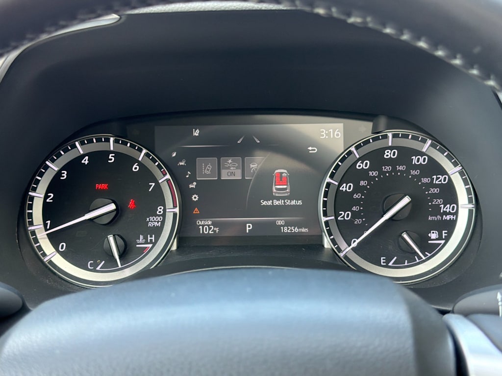 Thumbnail: 2022 Toyota Highlander - 31
