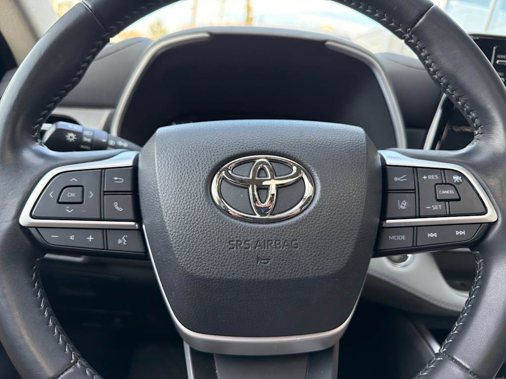 Thumbnail: 2022 Toyota Highlander - 28