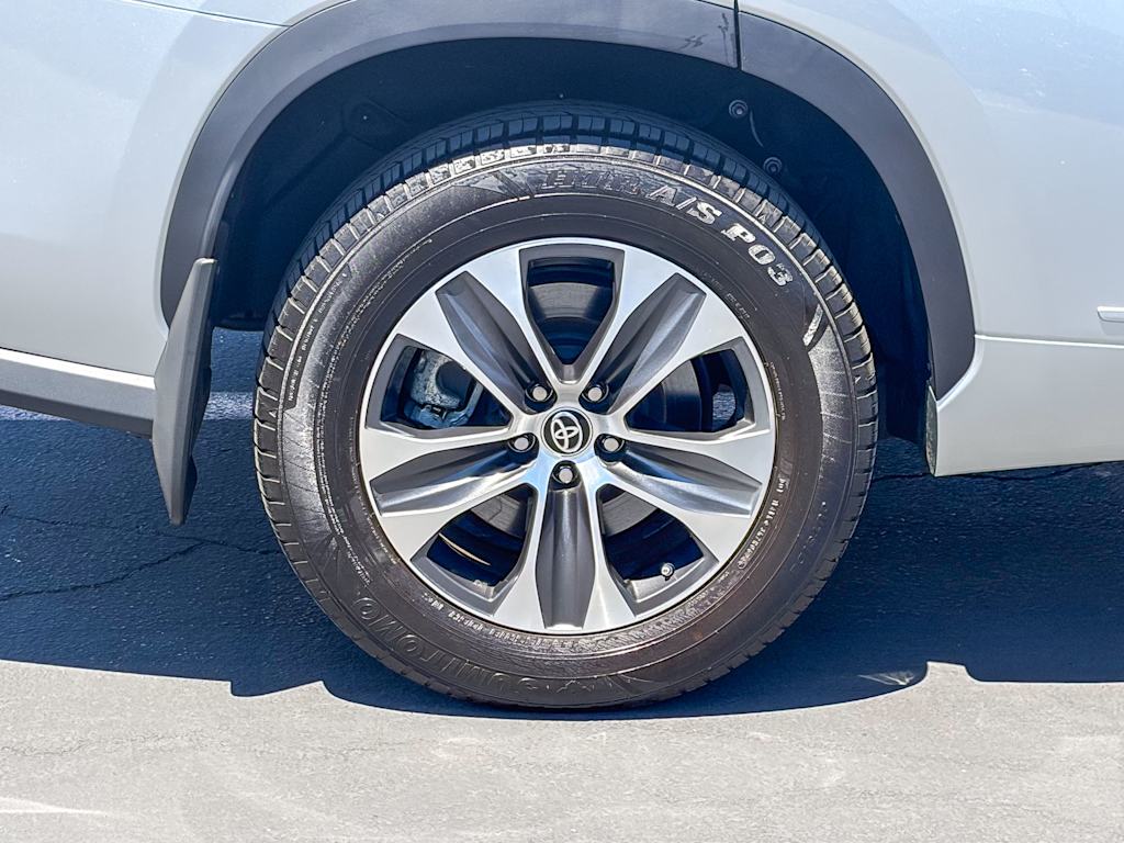 Thumbnail: 2021 Toyota Highlander - 21