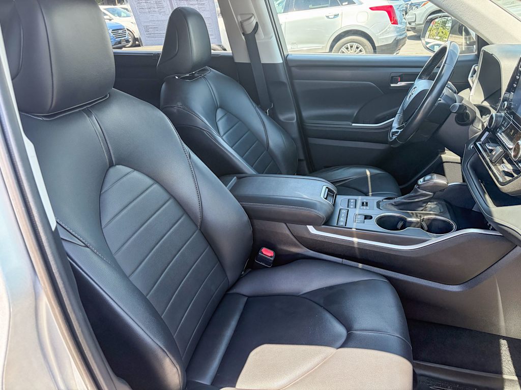 Thumbnail: 2021 Toyota Highlander - 9