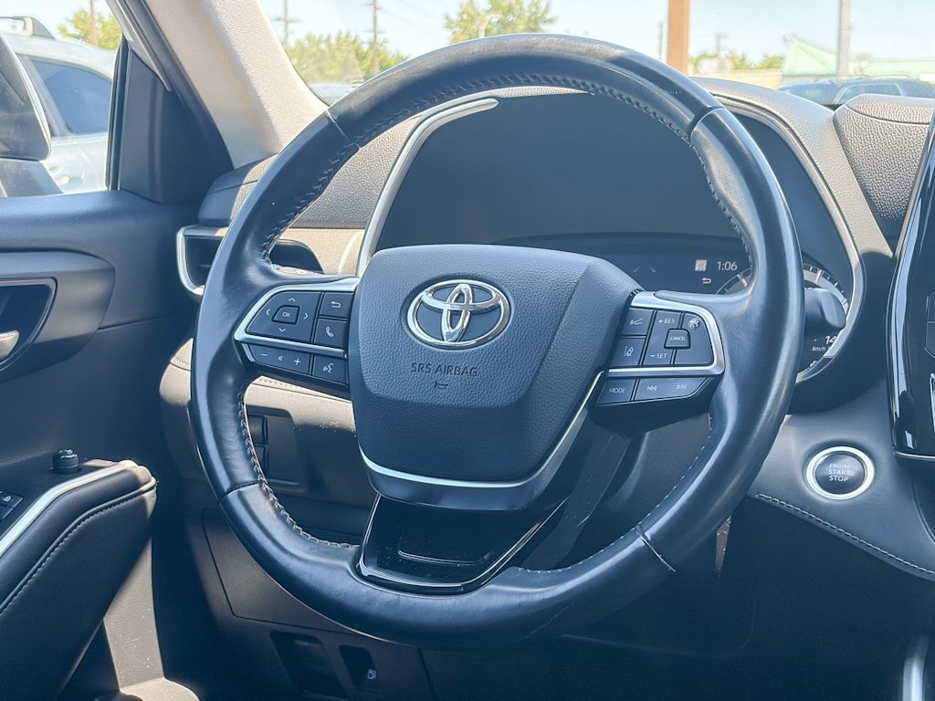 Thumbnail: 2021 Toyota Highlander - 8