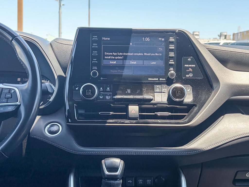 Thumbnail: 2021 Toyota Highlander - 12