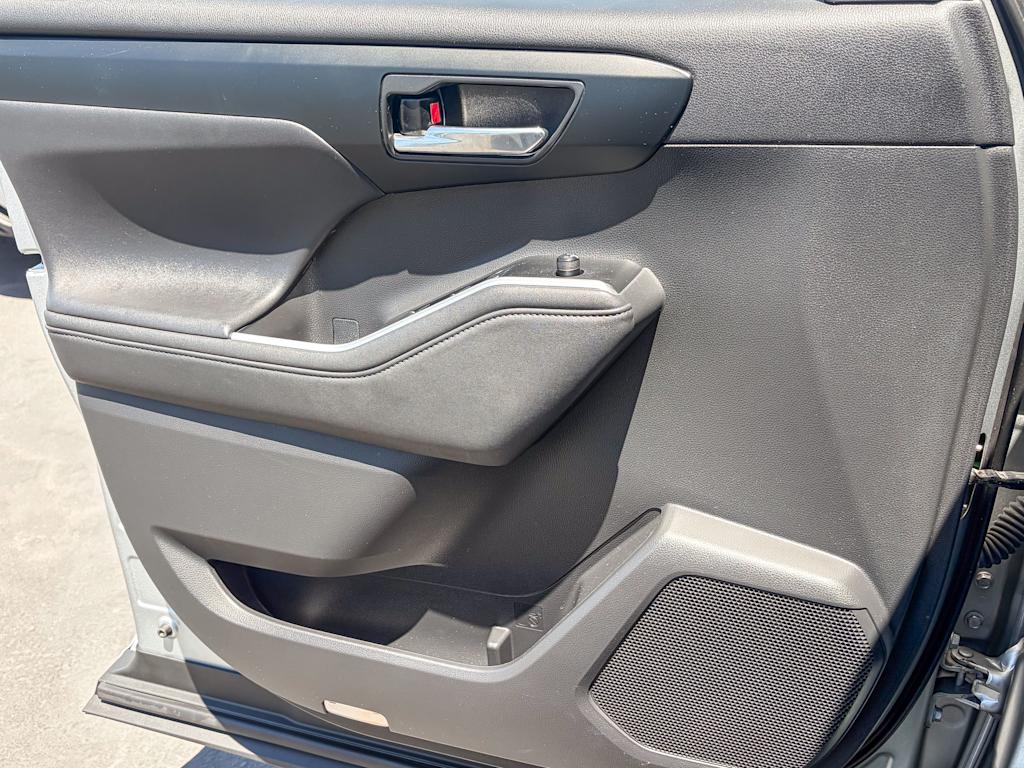 Thumbnail: 2021 Toyota Highlander - 24